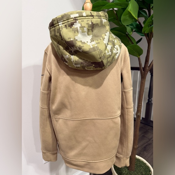 Youth Dallas Cowboys Nike Khaki 2019 Salute to Service Therma Pullover Hoodie S - Picture 5 of 12